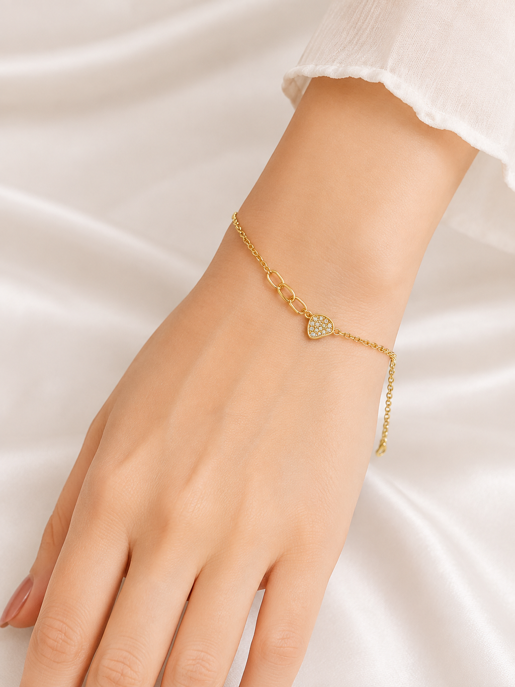 Gold Heart Bracelet for Women | Delicate Heart Charm Chain Bracelet | Adjustable Gold-Tone Bracelet with Sparkling Heart Pendant